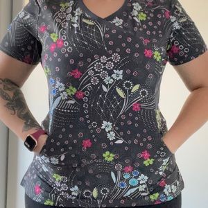 Cherokee Infinity Printed Medium Scrub Top